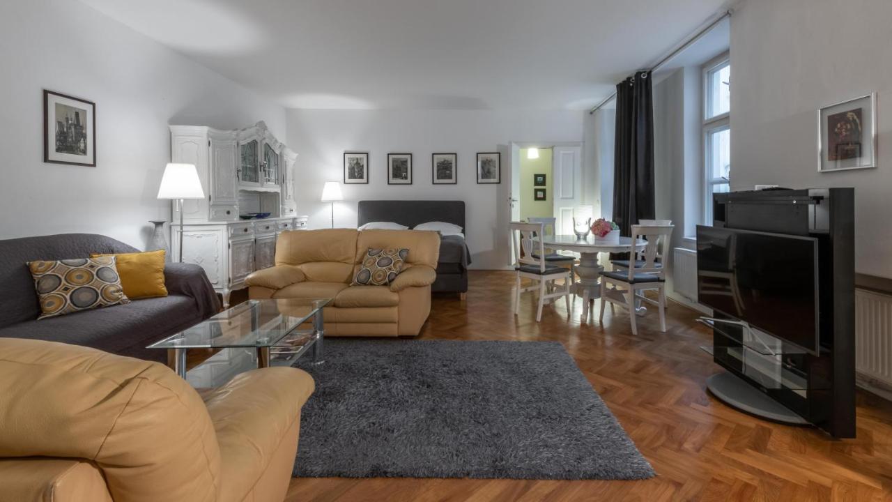 Apartmán Carolinum *